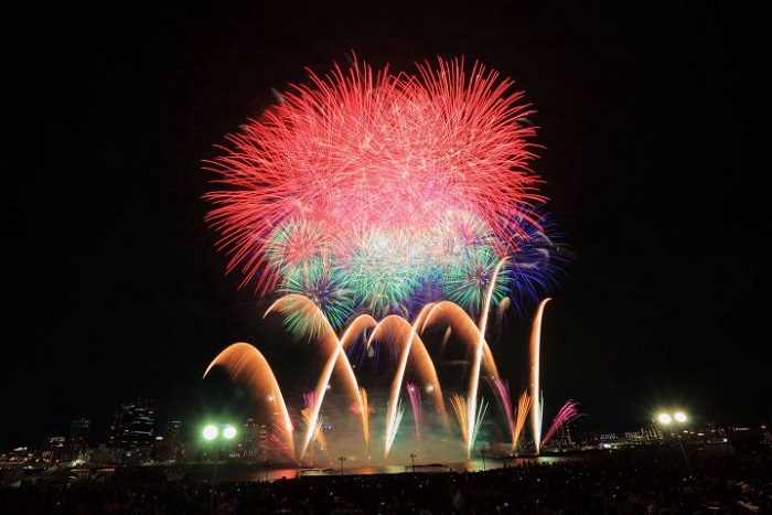 なにわ淀川花火大会の2017年の日程・時間は？花火穴場スポットも紹介！